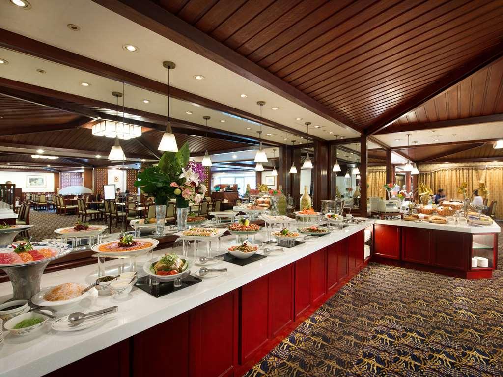 The Howard Plaza Hotel Тайбей Ресторан фото The buffet at the hotel