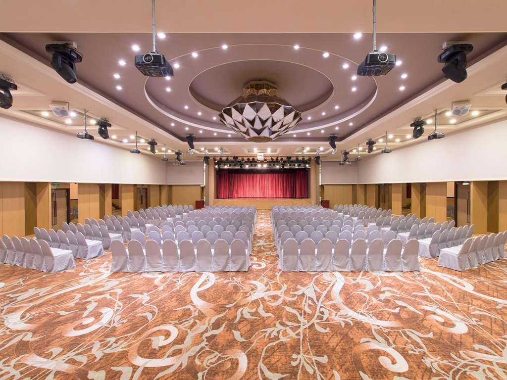 The Howard Plaza Hotel Тайбей Зручності фото The Grand Ballroom