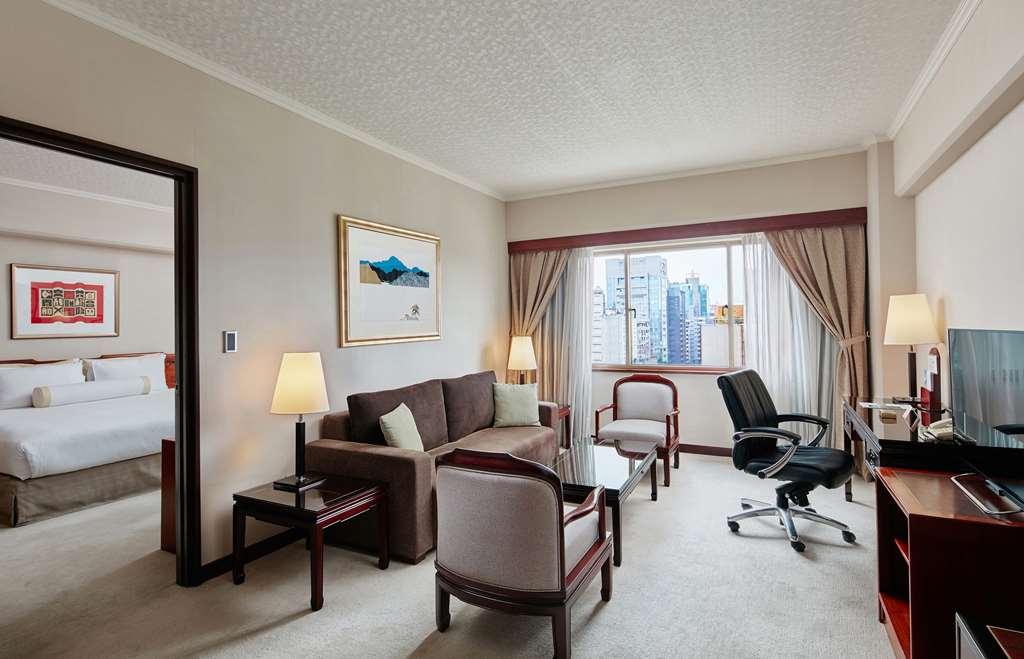The Howard Plaza Hotel Тайбей Номер фото A suite at the Conrad Hong Kong