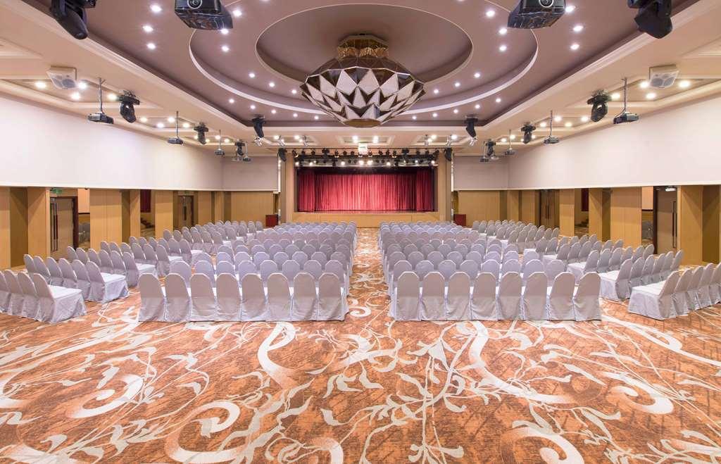 The Howard Plaza Hotel Тайбей Зручності фото The Grand Ballroom