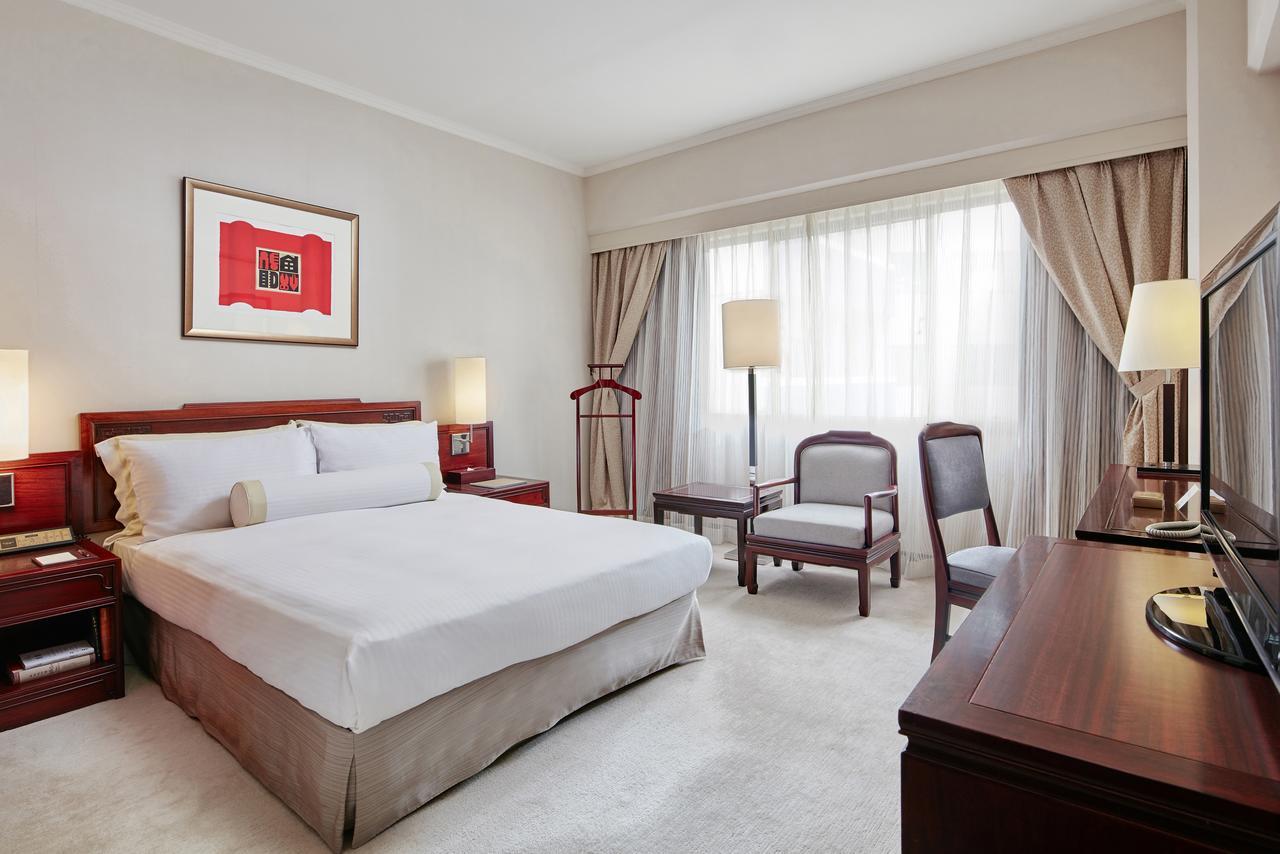 The Howard Plaza Hotel Тайбей Екстер'єр фото A room at the hotel